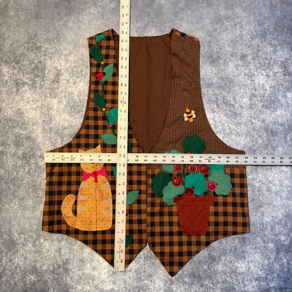 Vintage Handmade Brown Gingham Plaid Vest Cat Bee Flowers Applique Cottage L - Picture 4 of 4